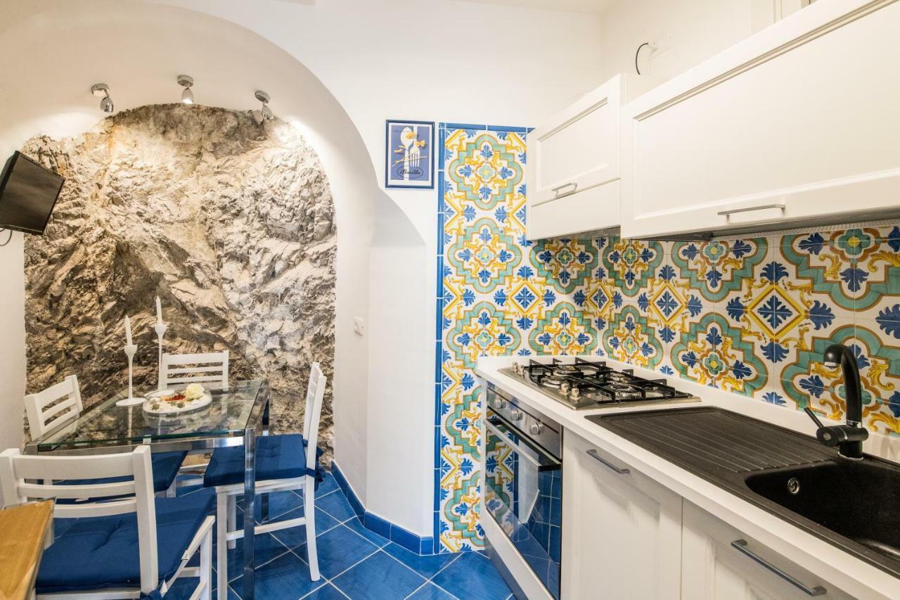 Suite Picasso Amalfi Eksteriør billede